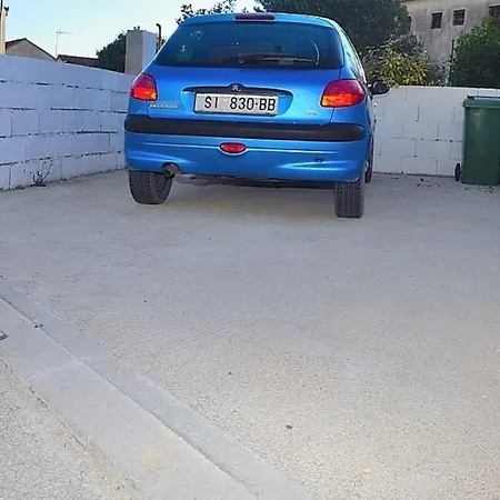Gordana - Parking * 普利莫顿